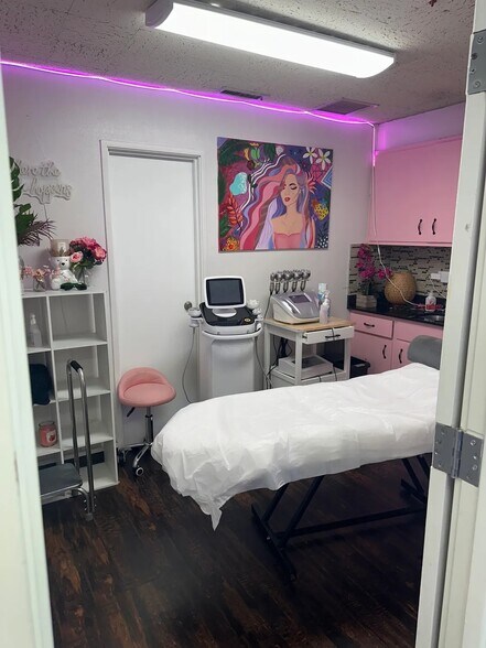 More Photos Of 5300 N Meridian Ave, Oklahoma City Medical For Lease