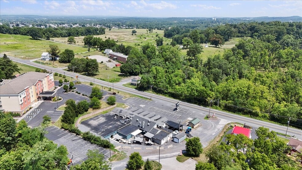 More Photos Of 985 Baltimore Pike, Gettysburg Storefront For Sale