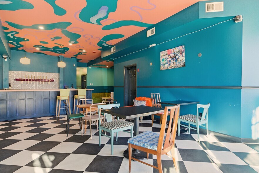 More Photos Of 140 Broadway, Newport Storefront Retail Residential For Lease