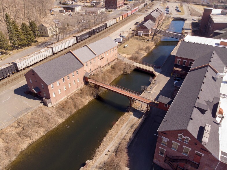 More Photos Of 150 Front St, West Springfield Light Manufacturing For Lease