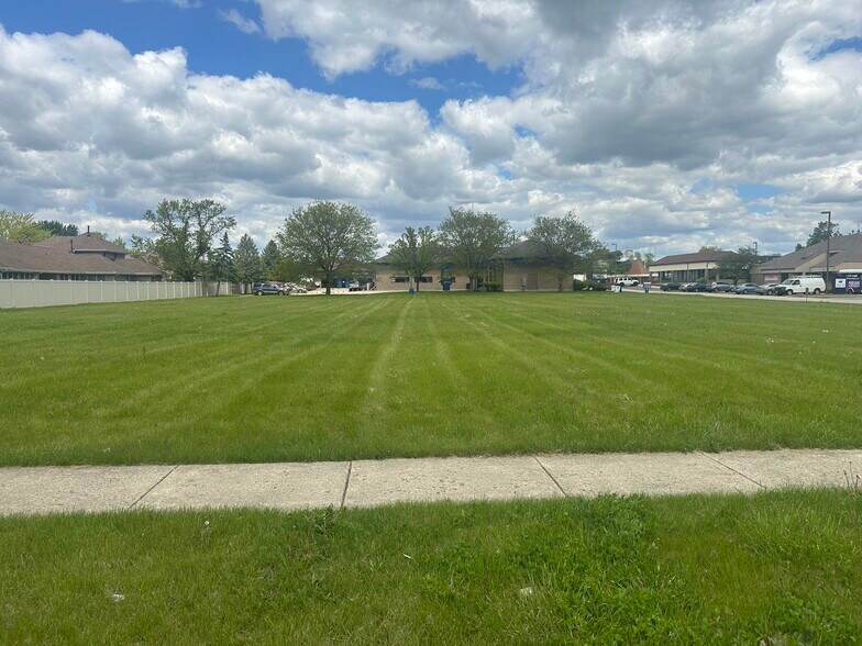 More Photos Of 99 W Merchants Dr, Oswego Land For Sale