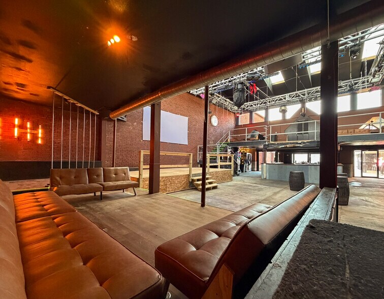 More Photos Of 906 Hampshire St, Quincy Bar For Sale