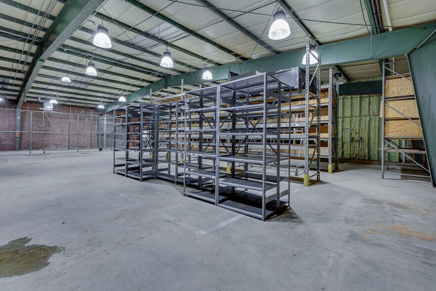 More Photos Of 211 N Pleasantburg Dr, Greenville Light Manufacturing For Sale