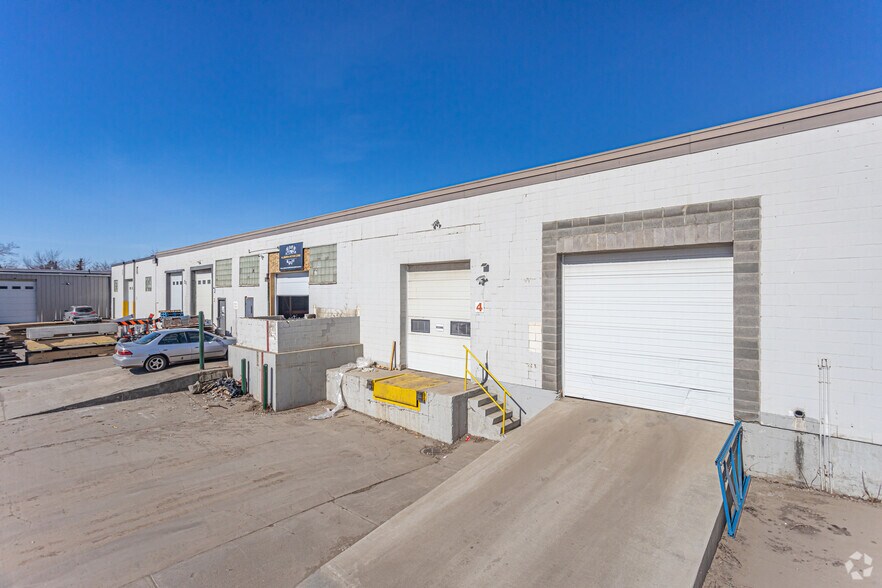 More Photos Of 12210 Mount Lawn Rd, Edmonton Manufacturing For Sale