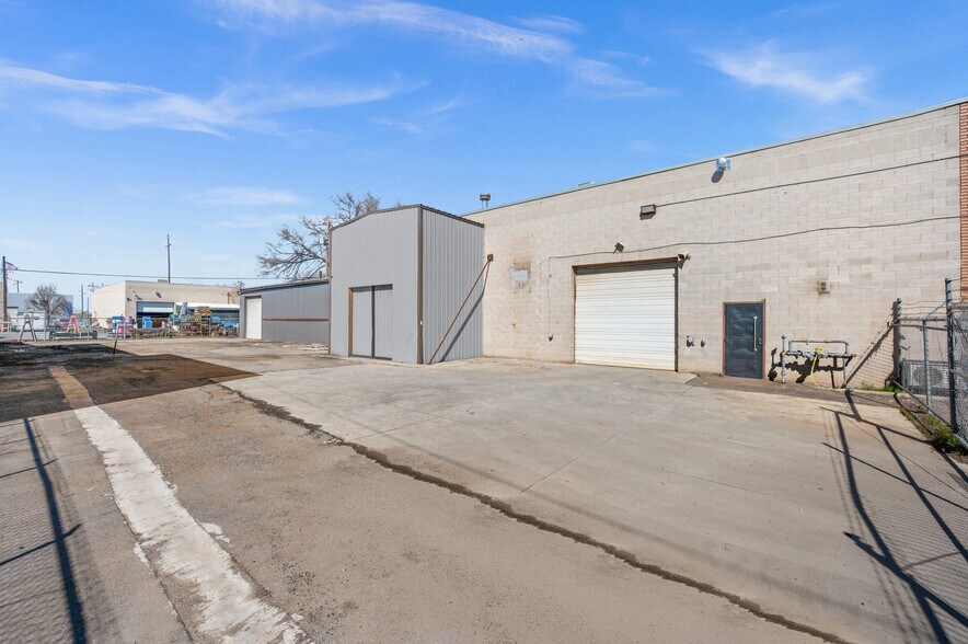 More Photos Of 122 Navajo St, Salt Lake City Manufacturing For Lease