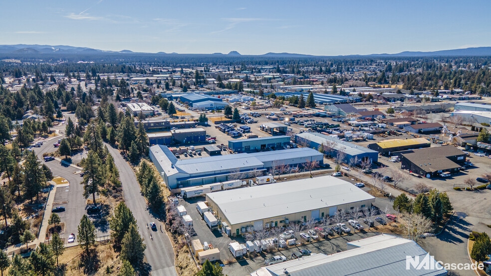 More Photos Of 1305-1309 SE Armour Rd, Bend Warehouse For Lease