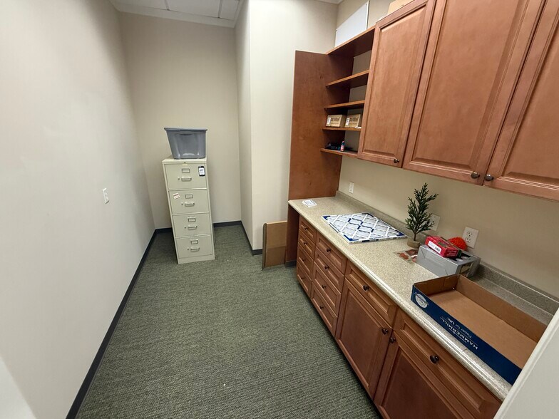 More Photos Of 211B Johnny Mercer Blvd, Savannah Self Storage For Sale