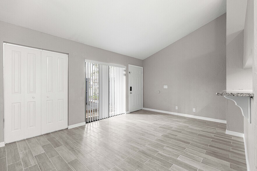 More Photos Of 4151 SE 22nd Ave, Ocala Apartments For Sale