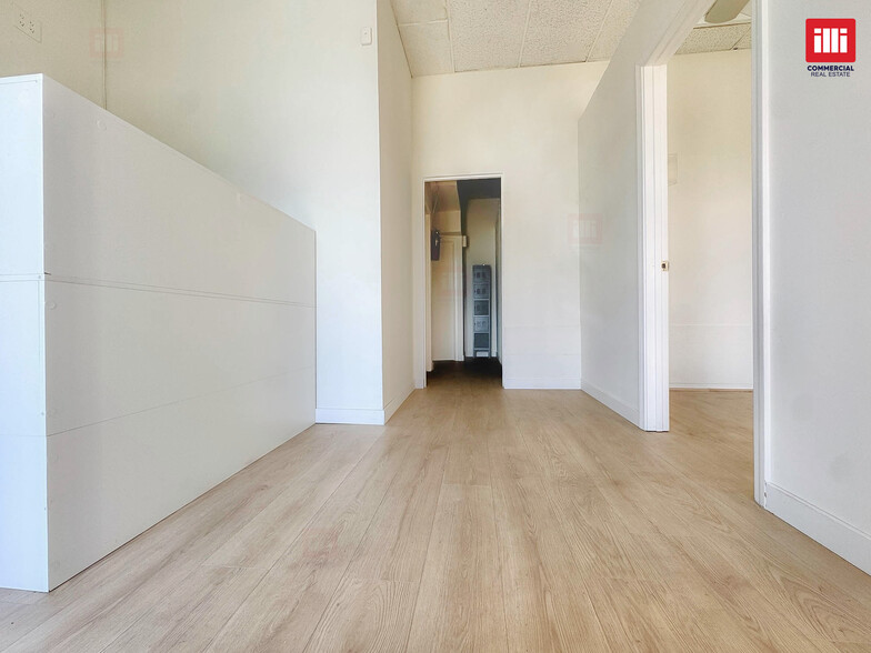 More Photos Of 16205 Devonshire St, Granada Hills Storefront For Lease