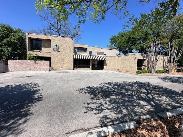 More Photos Of 111 W Olmos Dr, San Antonio Office For Lease