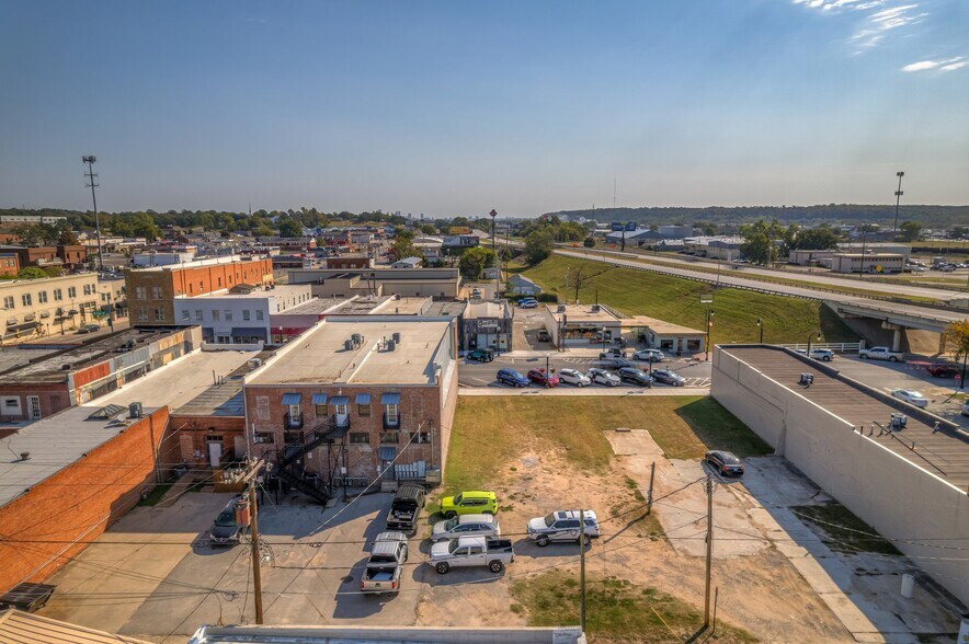 More Photos Of 116-118 N Main St, Sand Springs Storefront Retail Residential For Sale