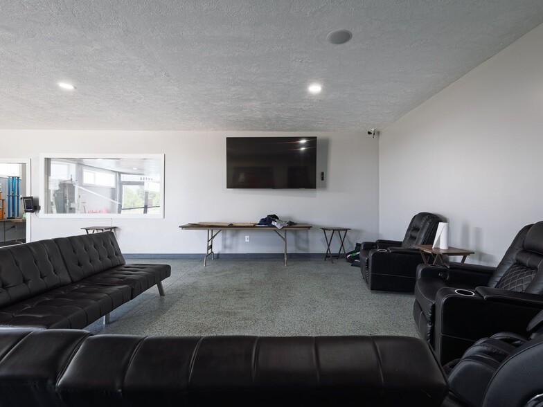 More Photos Of 17612 State Route 3, Watertown Showroom For Sale