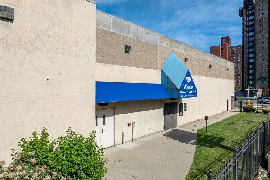 More Photos Of 60 E Warren Ave, Detroit Medical For Lease