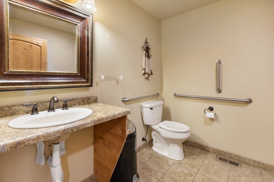 More Photos Of 350 N Pine St, Woodland Park Medical For Sale