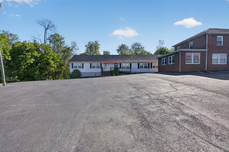 More Photos Of 114 Lexington Tpke, Amherst Medical For Lease