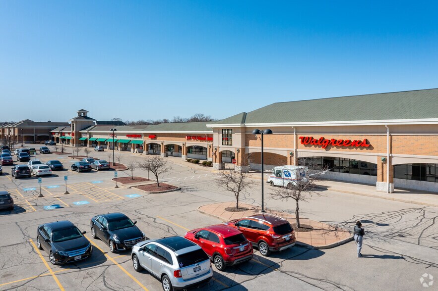 More Photos Of 2205 N Calhoun Rd, Brookfield Unknown For Lease