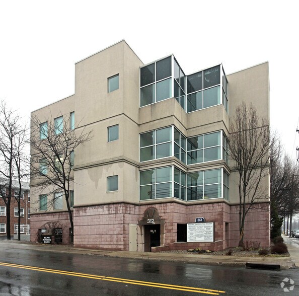 Primary Photo Of 312 Belleville Tpke, North Arlington Medical For Sale