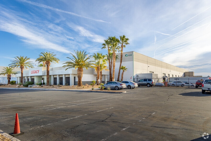 More Photos Of 5220 Cameron St, Las Vegas Warehouse For Lease