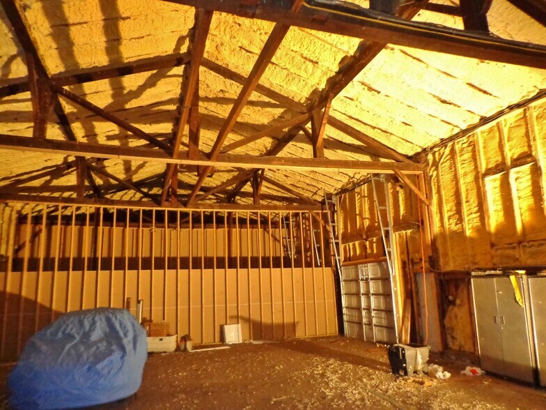 More Photos Of 11 Water St, New Paltz Freestanding For Sale