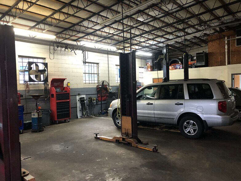 More Photos Of 2262 Township Ln, Tucker General Retail For Sale