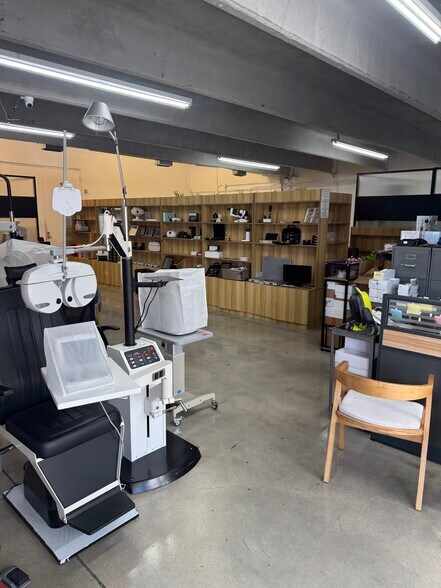 More Photos Of 7851-7863 NW 46th St, Doral Warehouse For Lease