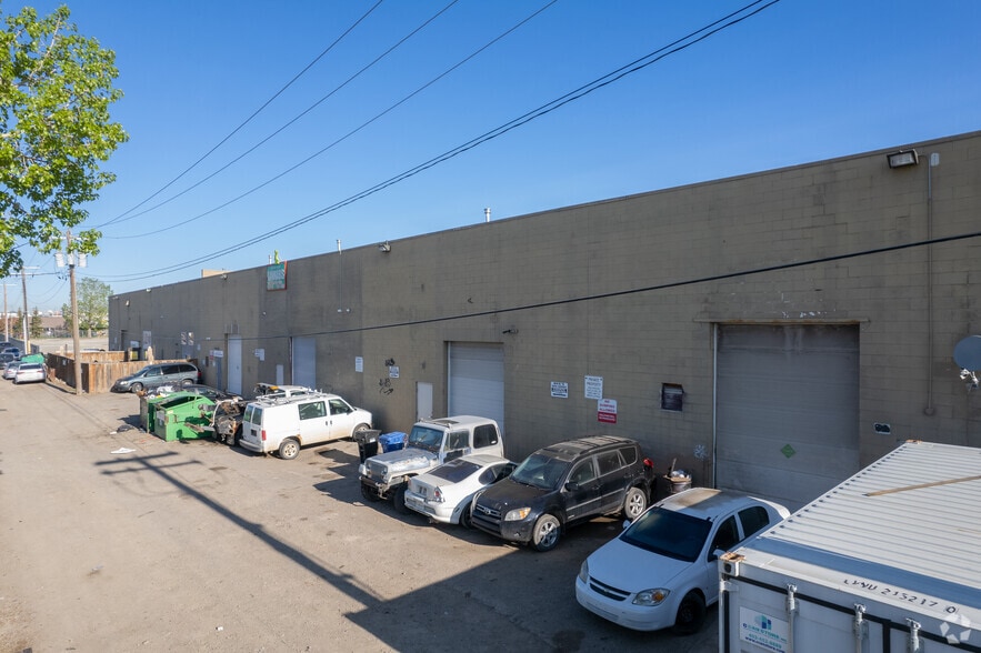 More Photos Of 5701 17th Ave SE, Calgary Showroom For Lease