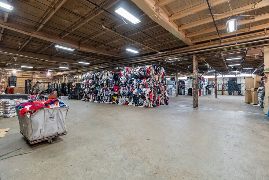 More Photos Of 8122 Reilly Ave, Saint Louis Manufacturing For Sale