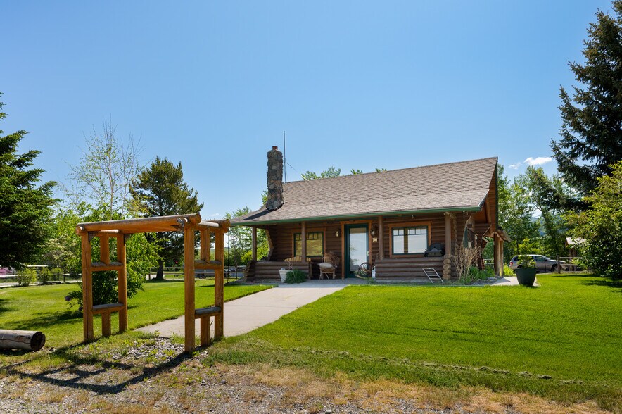 More Photos Of 70 Williams Rd E, Gallatin Gateway Flex For Sale