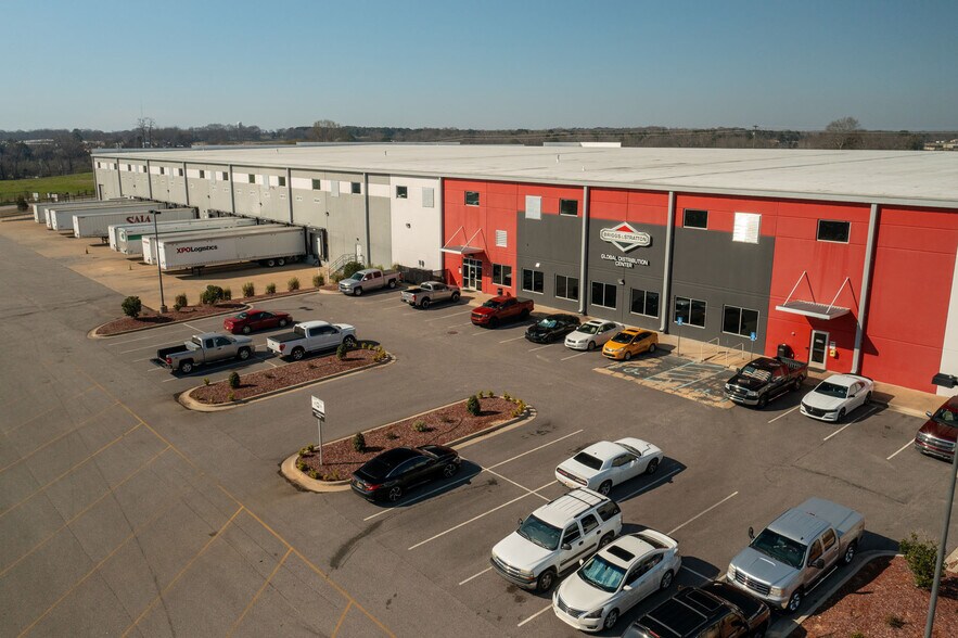 More Photos Of 3100 Beehive Rd, Auburn Distribution For Lease