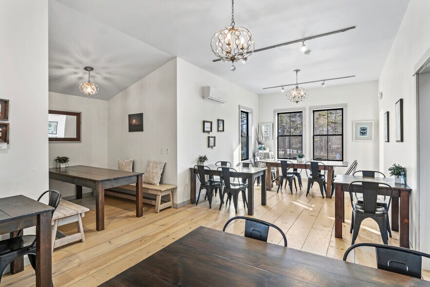 More Photos Of 10 Leeds Junction Rd, Leeds Winery Vineyard For Sale