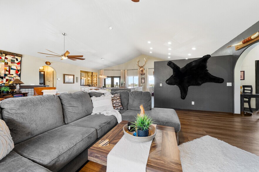 More Photos Of 7056 Bustin Dutch Trl, Show Low Multifamily For Sale