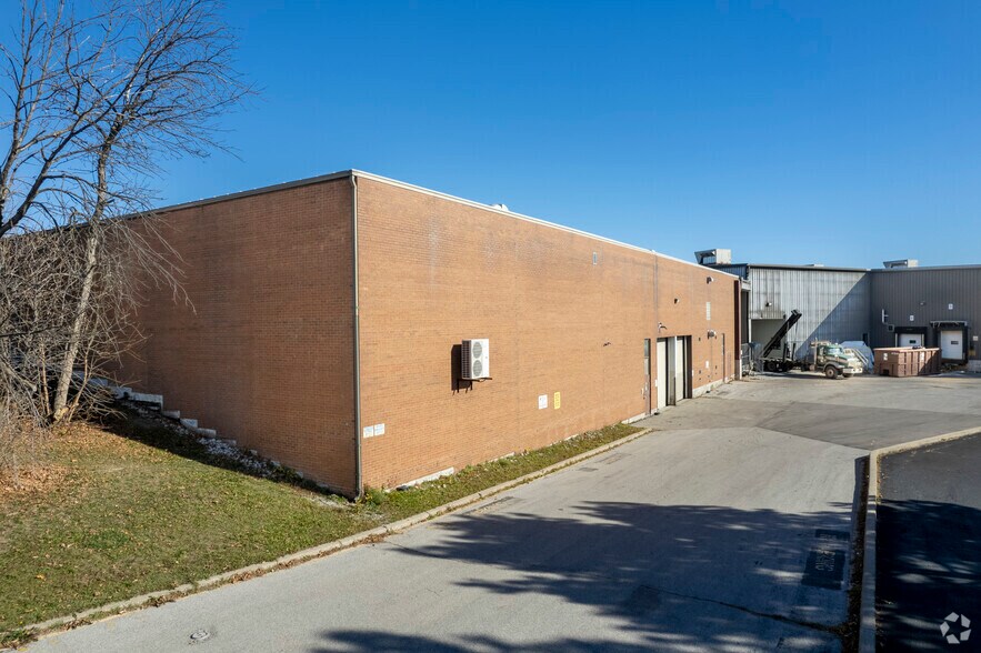 More Photos Of 6515 Kitimat Rd, Mississauga Light Manufacturing For Lease