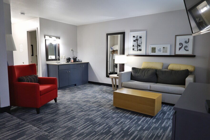 More Photos Of 737 Avon Rd, Sparta Hotel For Sale