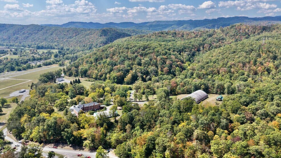 More Photos Of 158 Academy Lane Dr, Pence Springs Hotel For Sale