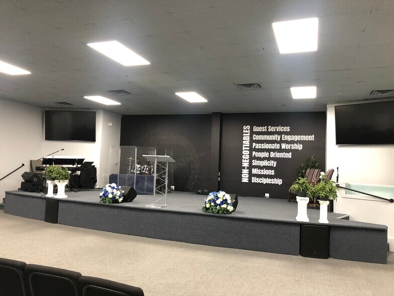 More Photos Of 787 Paden Dr, Lawrenceville Religious Facility For Lease