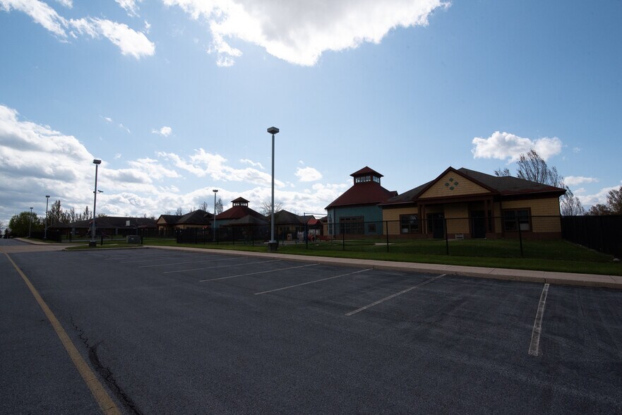 More Photos Of 14700 Citicorp Dr, Hagerstown Office For Sale