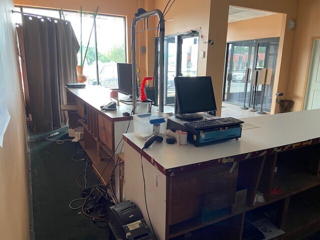 More Photos Of 2581 W Chester, Broomall Storefront For Lease