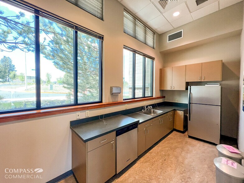 More Photos Of 2796 NW Clearwater Dr, Bend Office For Sale