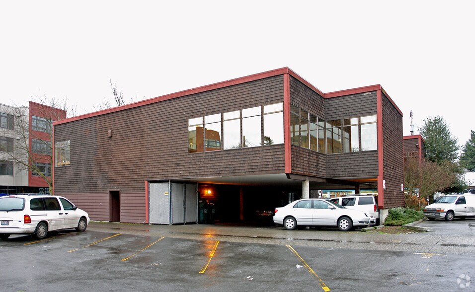 More Photos Of 6869 Woodlawn Ave NE, Seattle Office For Lease