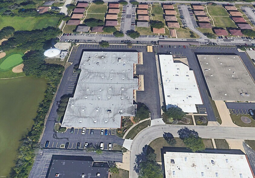 More Photos Of 1001 Entry Dr, Bensenville Warehouse For Lease