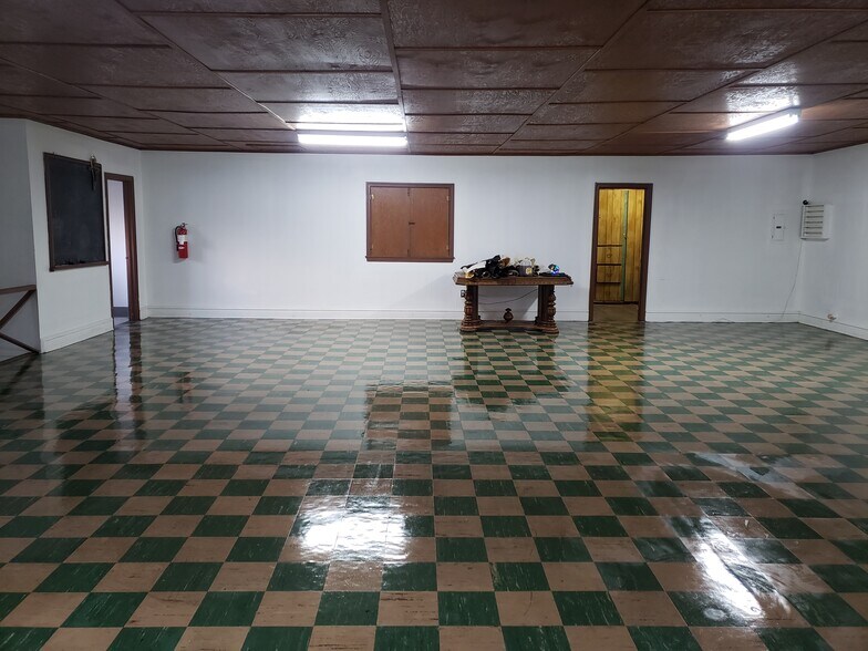 More Photos Of 134-136 E Church St, Nanticoke Light Manufacturing For Sale