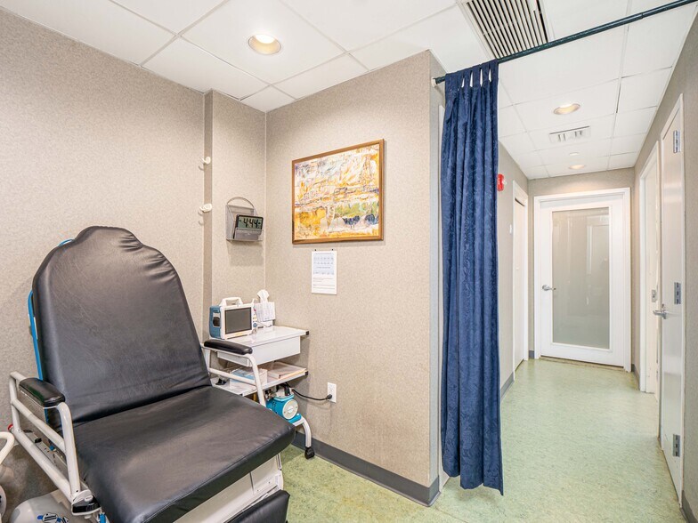 More Photos Of 161 Madison Ave, New York Medical For Lease