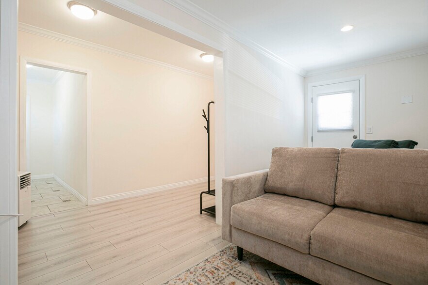 More Photos Of 2014-2016 Peyton Ave, Burbank Apartments For Sale