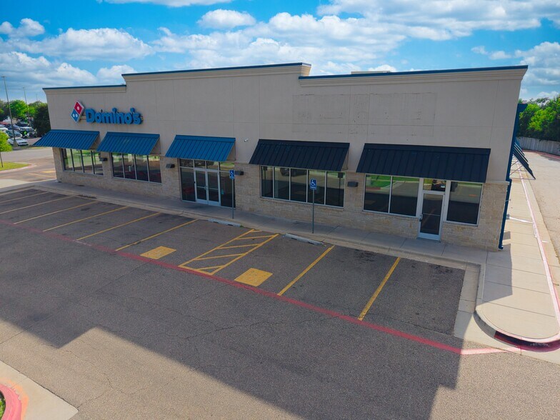 More Photos Of 301 N 23rd St, Canyon General Retail For Lease