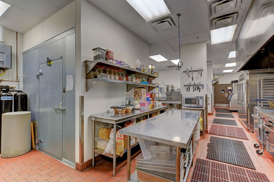More Photos Of 818 S Main St, Las Vegas Lodge Meeting Hall For Sale
