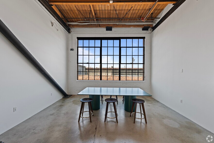 More Photos Of 1451-1473 E 4th St, Los Angeles Office For Lease