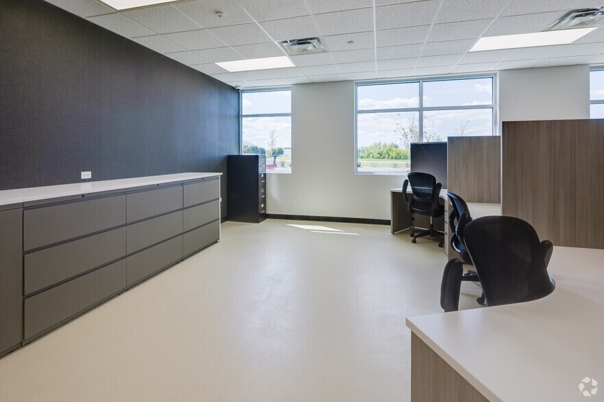 More Photos Of 17007 Prime Blvd, Lockport Coworking Space