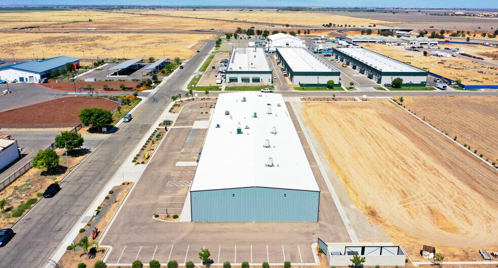 More Photos Of 1450 Enterprise Dr, Lemoore Warehouse For Sale