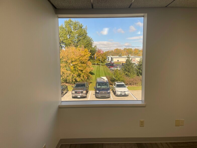 555 S Industrial Dr, Hartland, WI 53029 Office For Lease