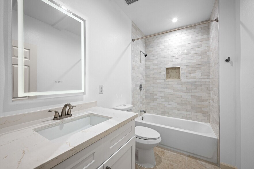 More Photos Of 2114 Clark Ln, Redondo Beach Multifamily For Sale